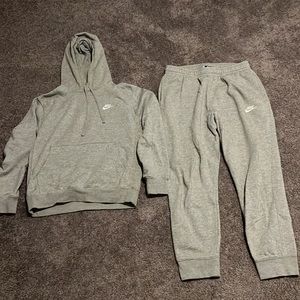 nike sweatsuit the pants are L nd the hoodie S